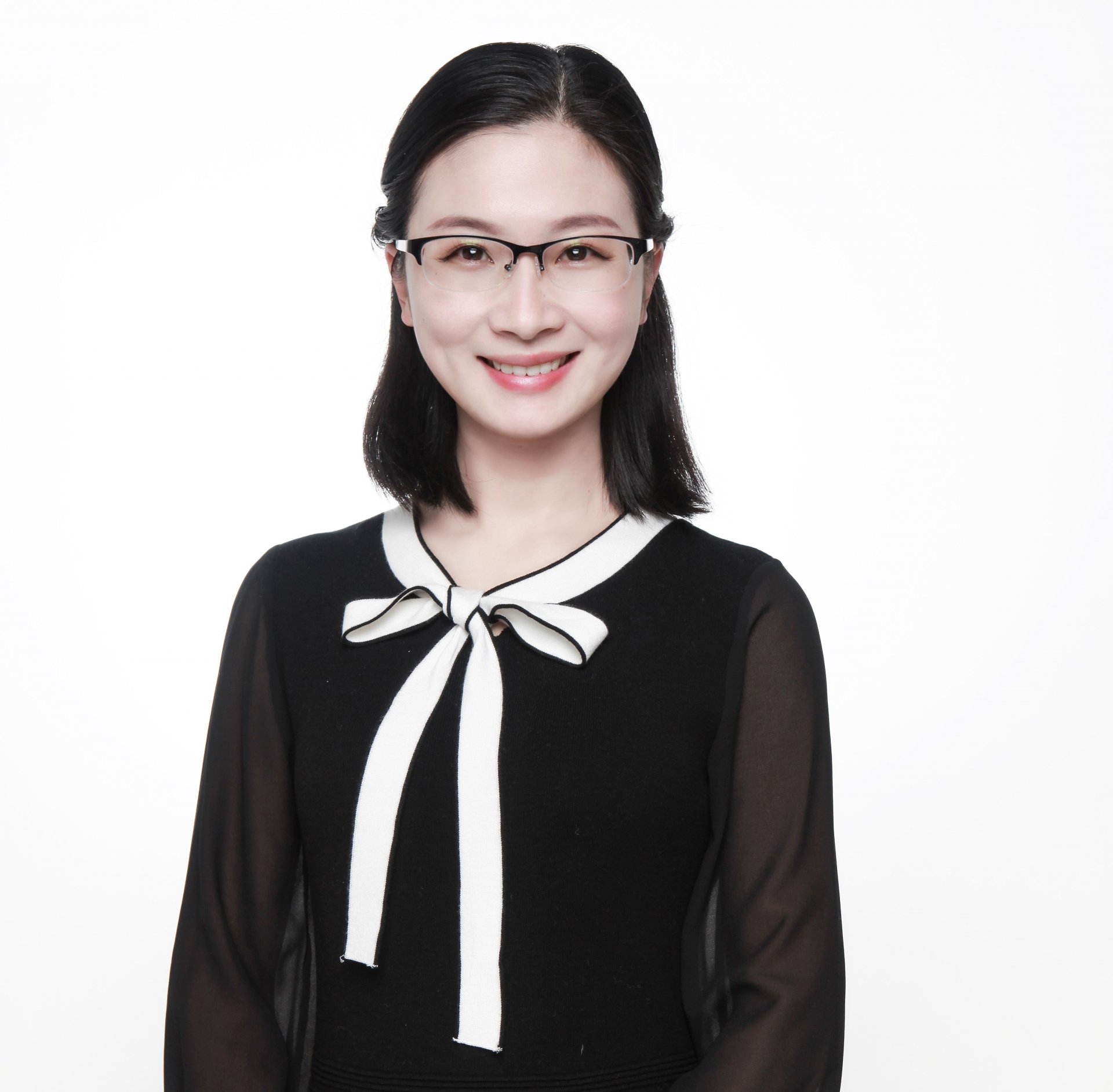 亚特体育股价怎么用副研究员